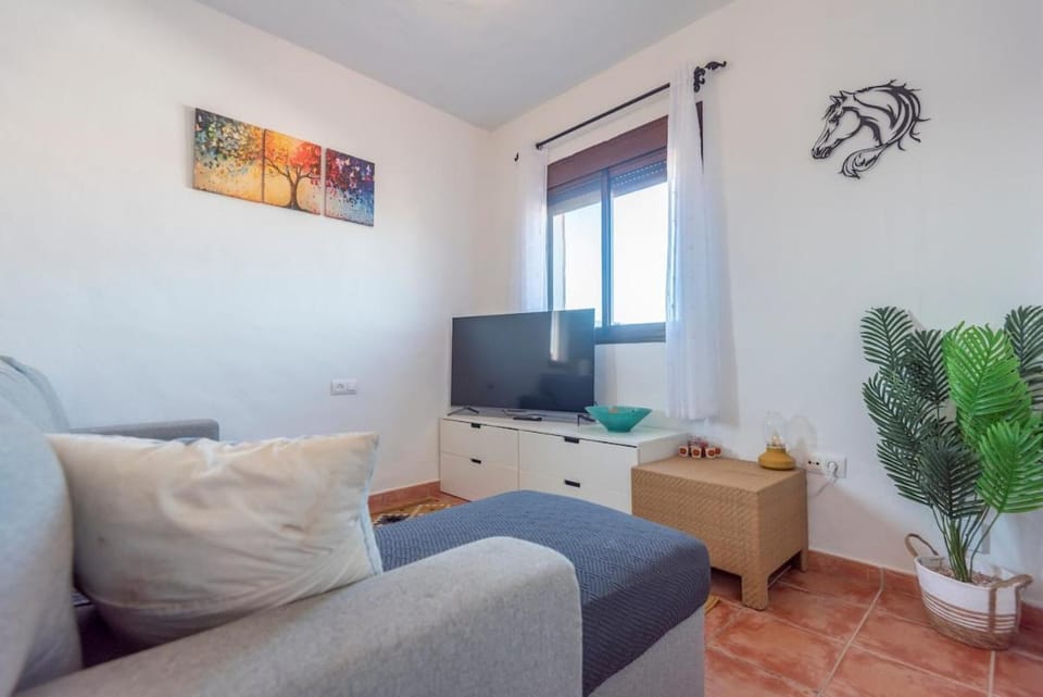 TV and multimedia, Living room, Seating area, Evening entertainment