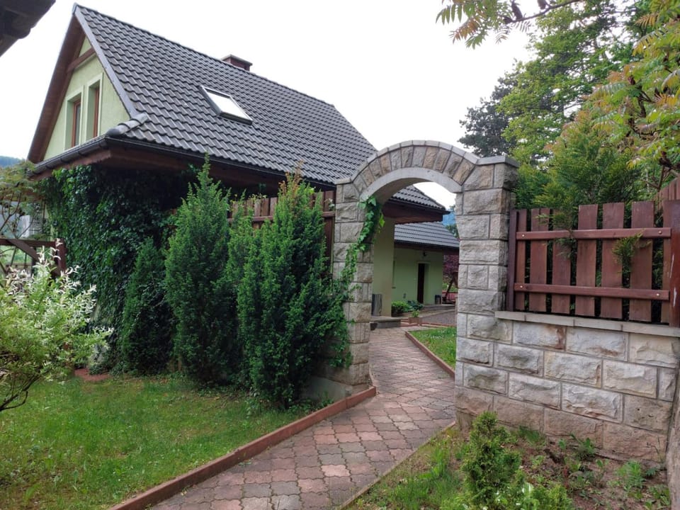Leśne Zacisze House in Lower Silesian Voivodeship
