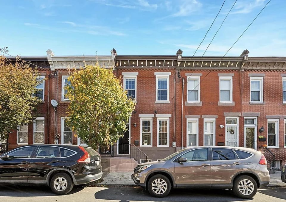 Property building, Location
