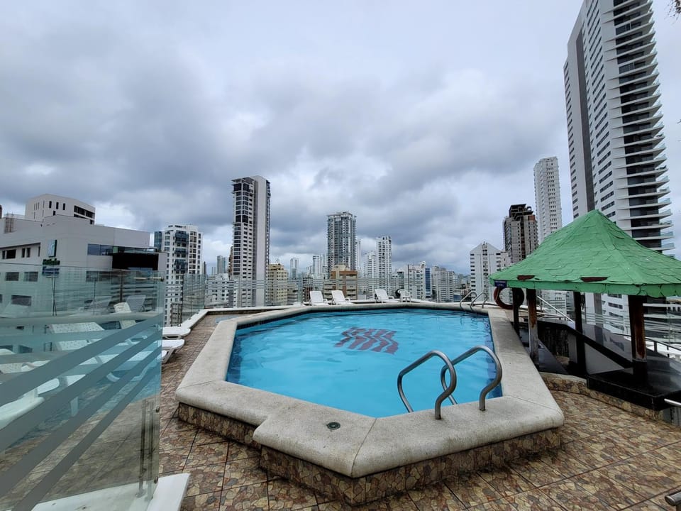 Swimming pool, Swimming pool