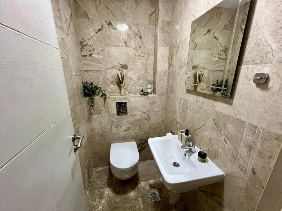 Toilet, Bathroom