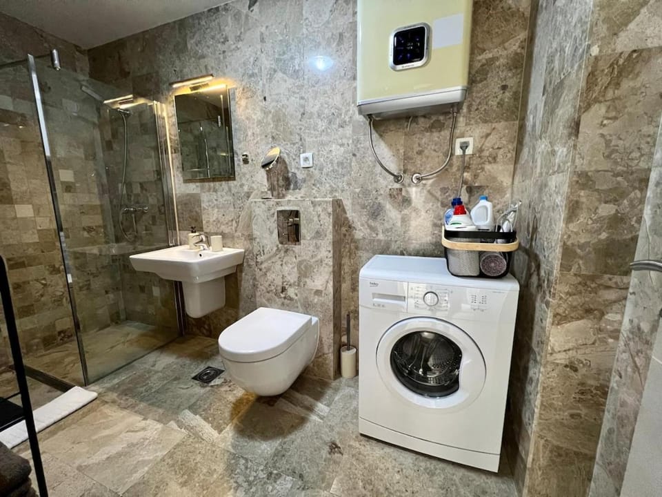 Shower, Toilet, Bathroom, washing machine, dryer
