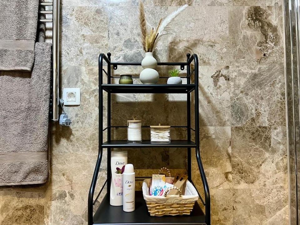 Bathroom, towels