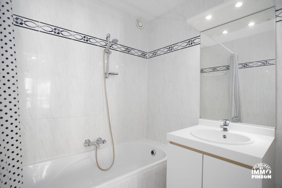 Shower, Bathroom, Bath