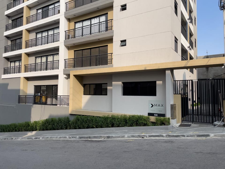 Property building, Facade/entrance, Day