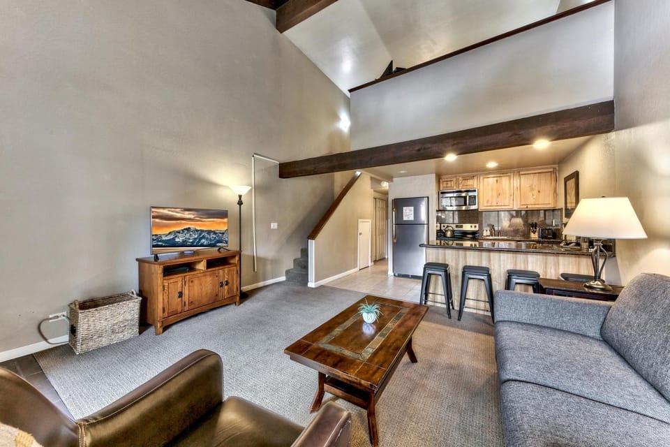 Lakeland Village #324 - Tahoe Studio +Loft Ski & Beach Apartment in South Lake Tahoe