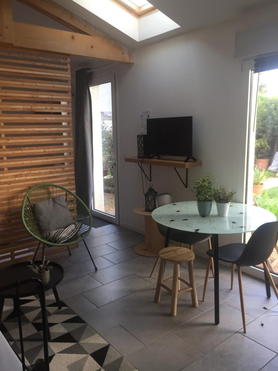LES GITES CHEROIS, ravissant cottage, 3 personnes Apartment in Auvergne-Rhône-Alpes