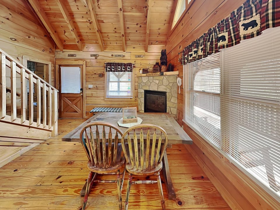 Scooter Bears Den House in Gatlinburg
