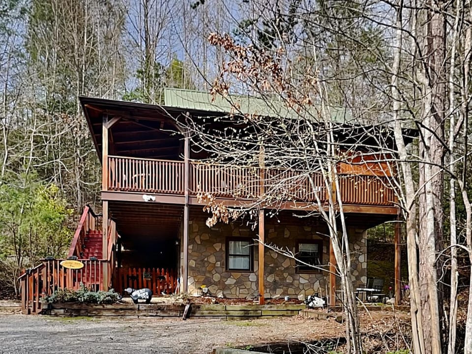 Scooter Bears Den House in Gatlinburg
