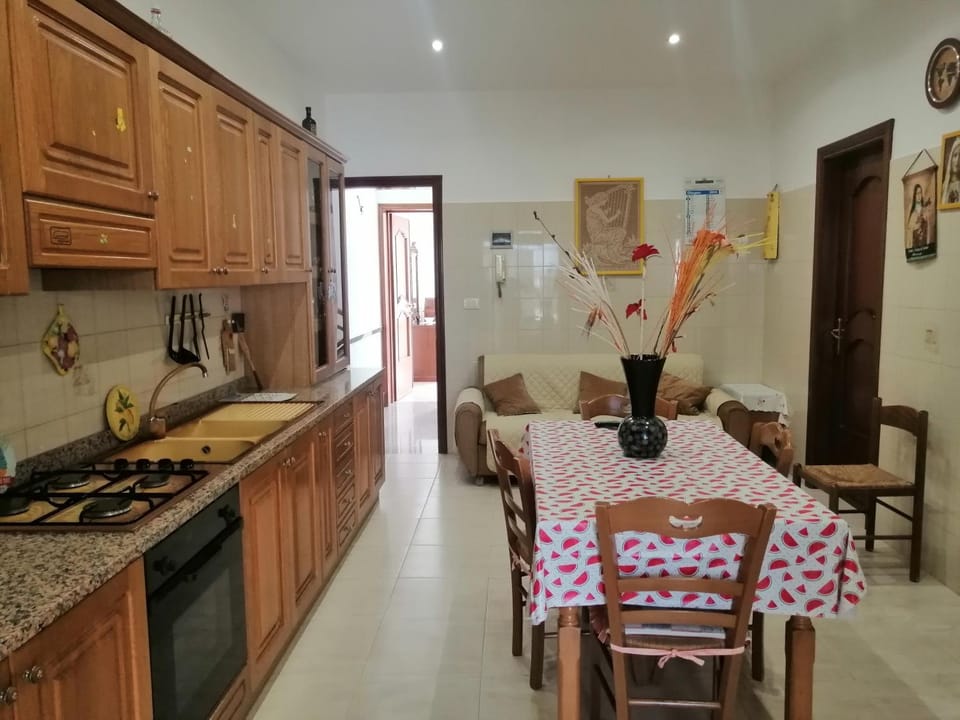 Kitchen or kitchenette, Living room, Seating area, stove
