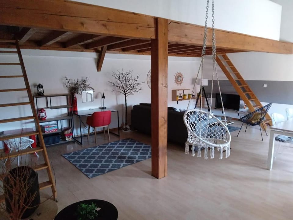 LES GITES CHEROIS maison Esprit cabane 5 personnes Apartment in Auvergne-Rhône-Alpes