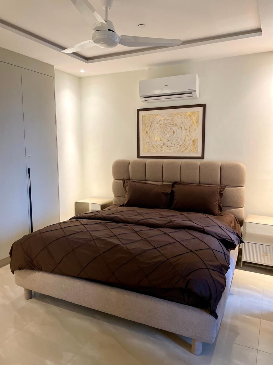 Zameen Aurum Luxury Apartment Gulberg-3 Mirhaahomes-2 Apartment in Lahore