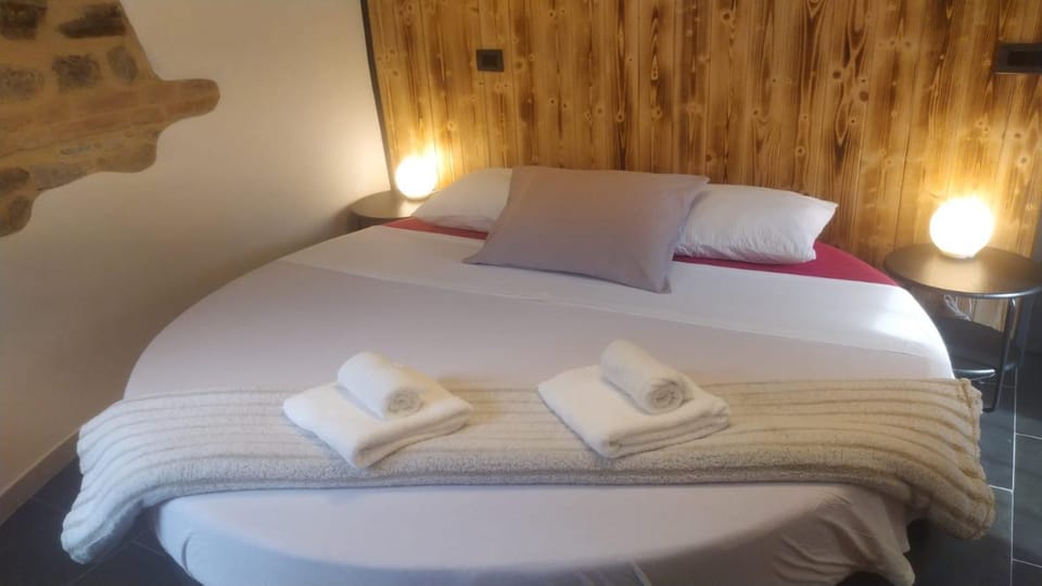 La Torre Medievale - Storia e Comfort House in Province of Massa and Carrara