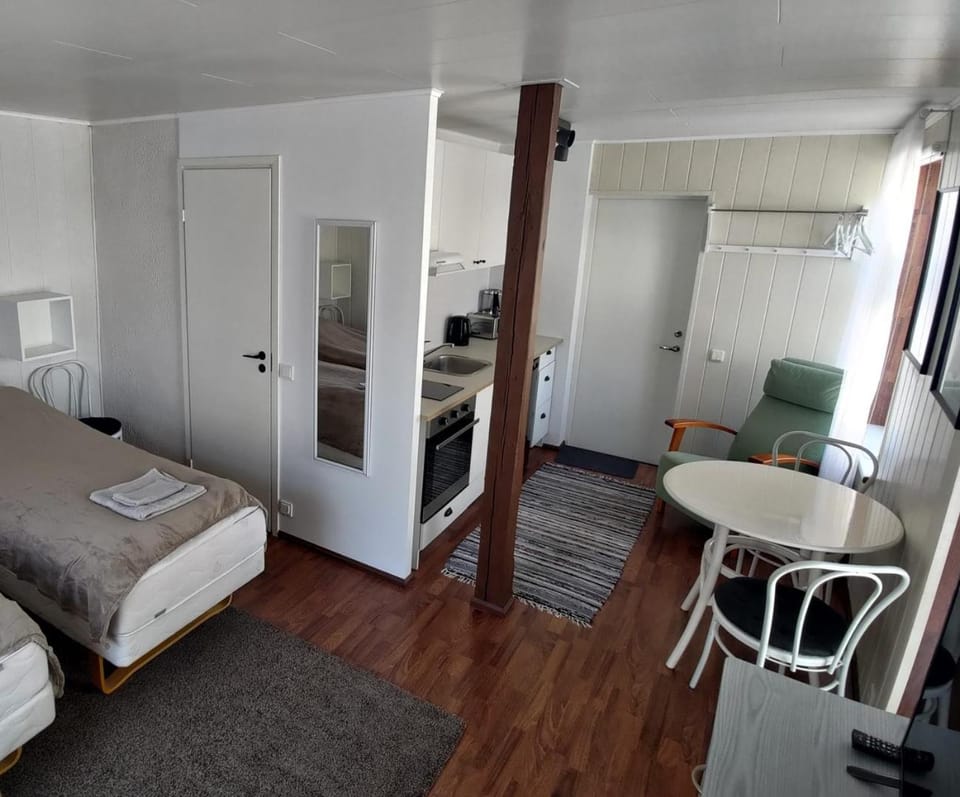 Kitchen or kitchenette, Photo of the whole room