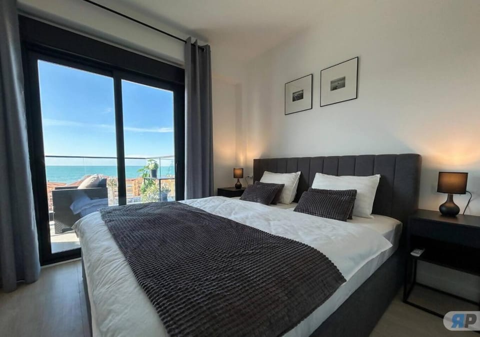 Bed, Photo of the whole room, Bedroom, Sea view