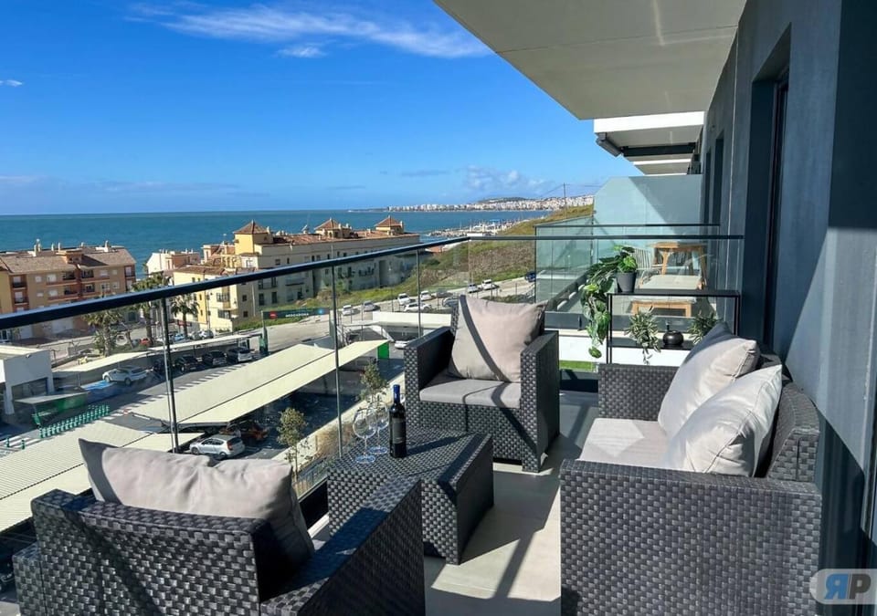 Natural landscape, View (from property/room), Balcony/Terrace, Seating area, Sea view