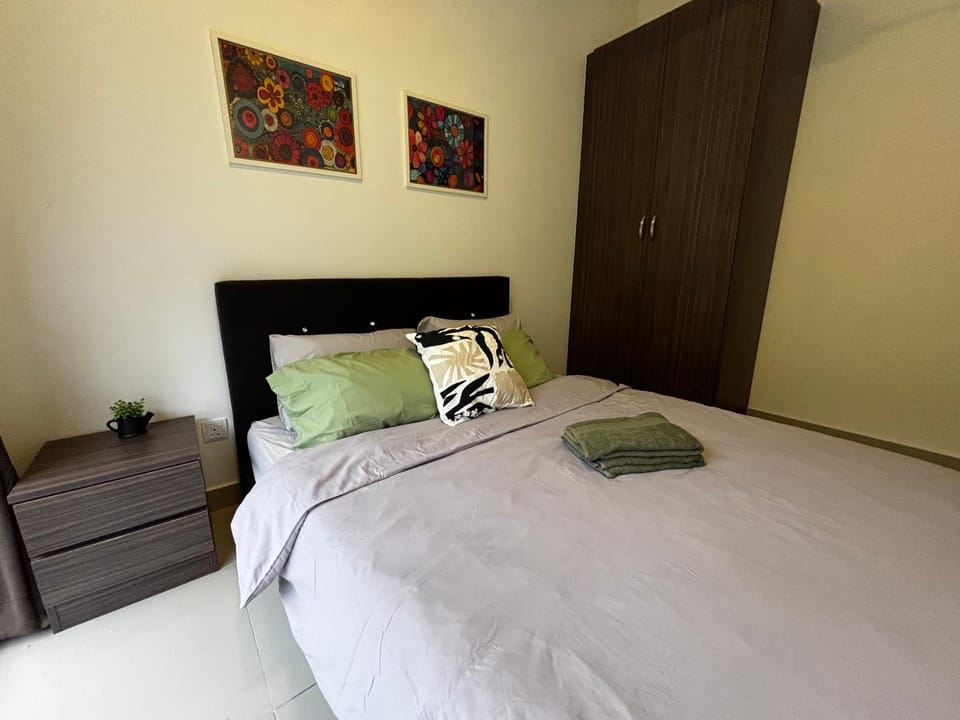 Bed, Photo of the whole room, Bedroom, towels, wardrobe