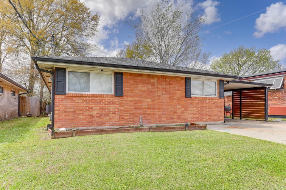 Fenced Backyard: Spacious New Orleans Home! House in Viavant-Venetian Isles