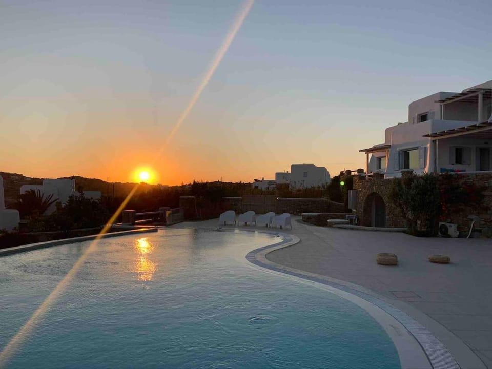The Mykonian Escape Villa in Decentralized Administration of the Aegean