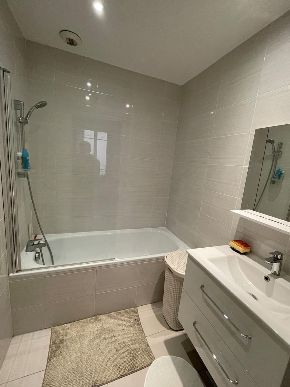 Bathroom, Bath