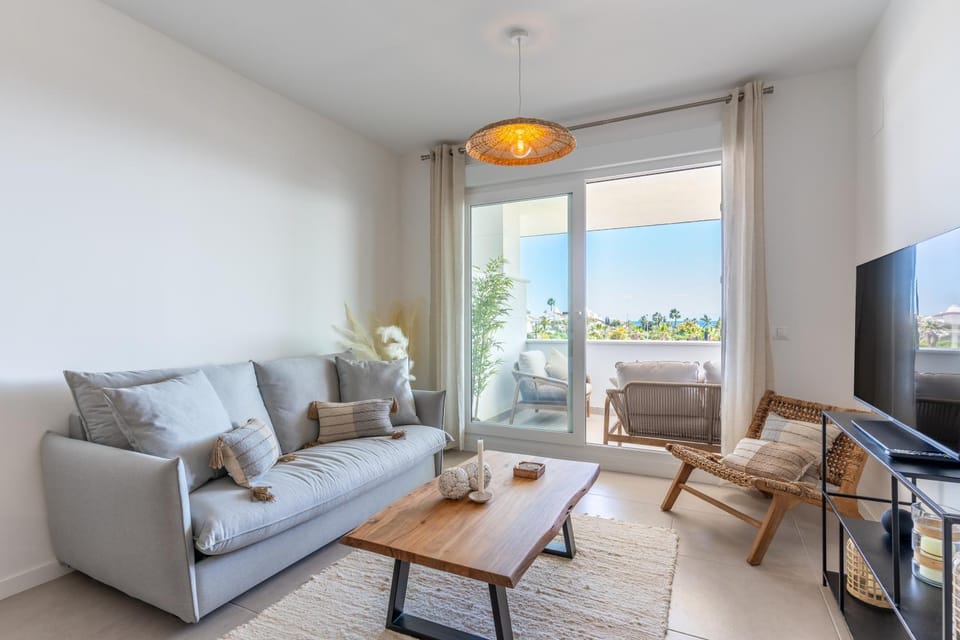 TV and multimedia, Living room, Seating area, Sea view