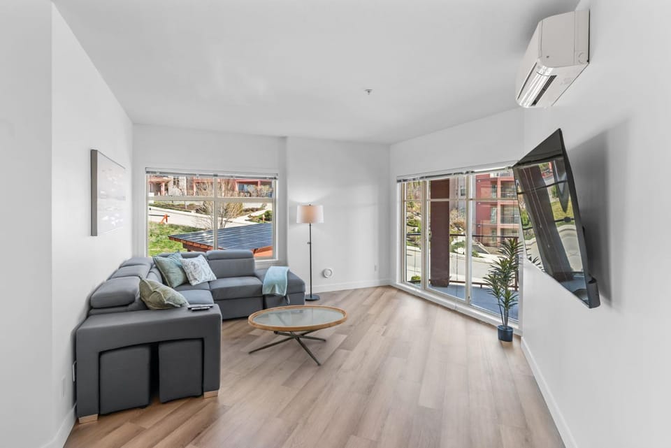TV and multimedia, Living room, Evening entertainment, air conditioner