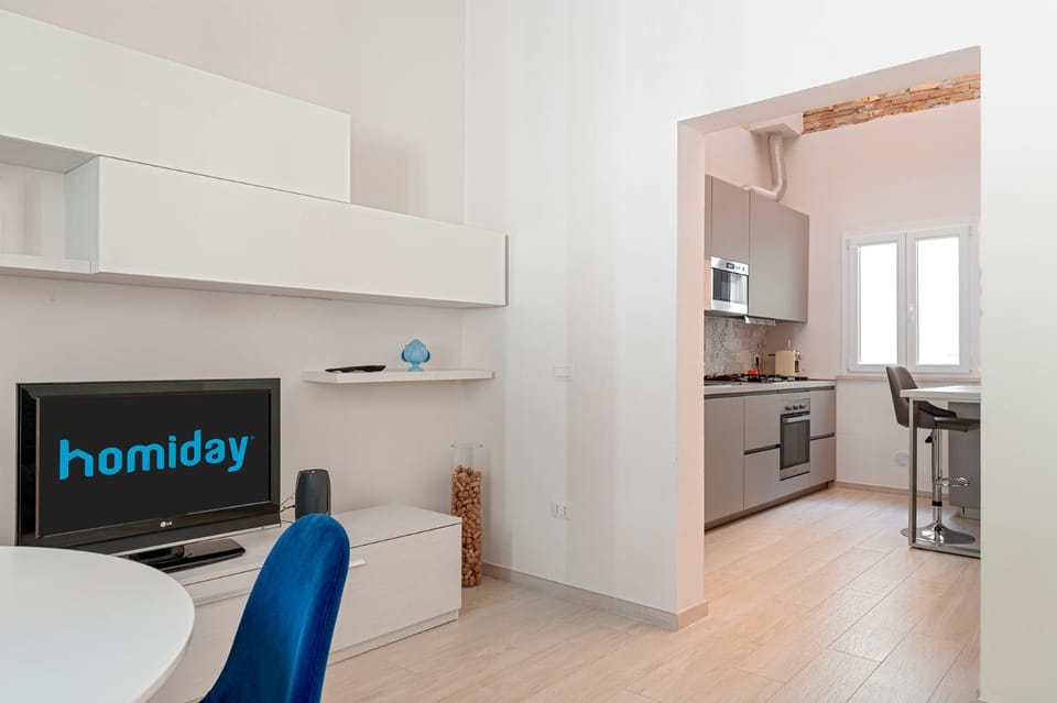 TV and multimedia, Kitchen or kitchenette, Dining area, dishwasher, oven, stove