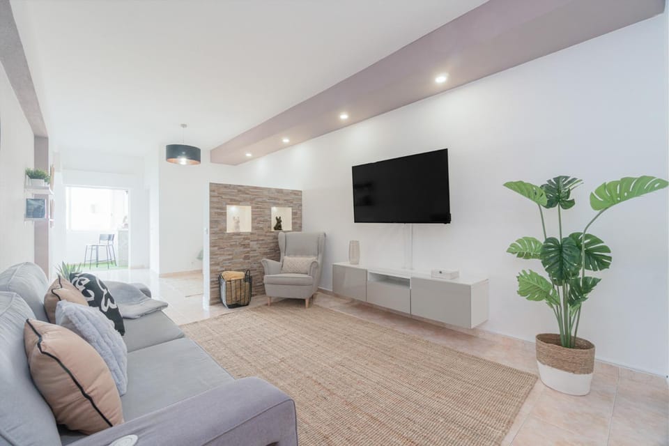 Communal lounge/ TV room, Living room