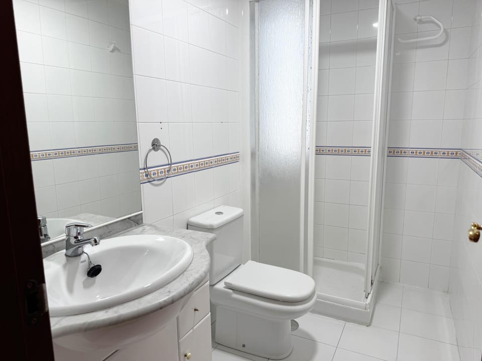 Shower, Toilet, Bathroom, towels, towels