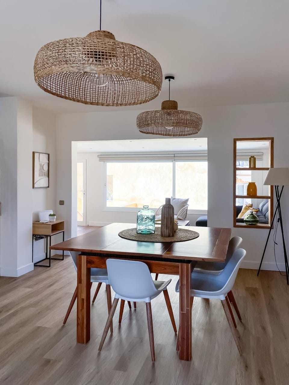 Living room, Dining area