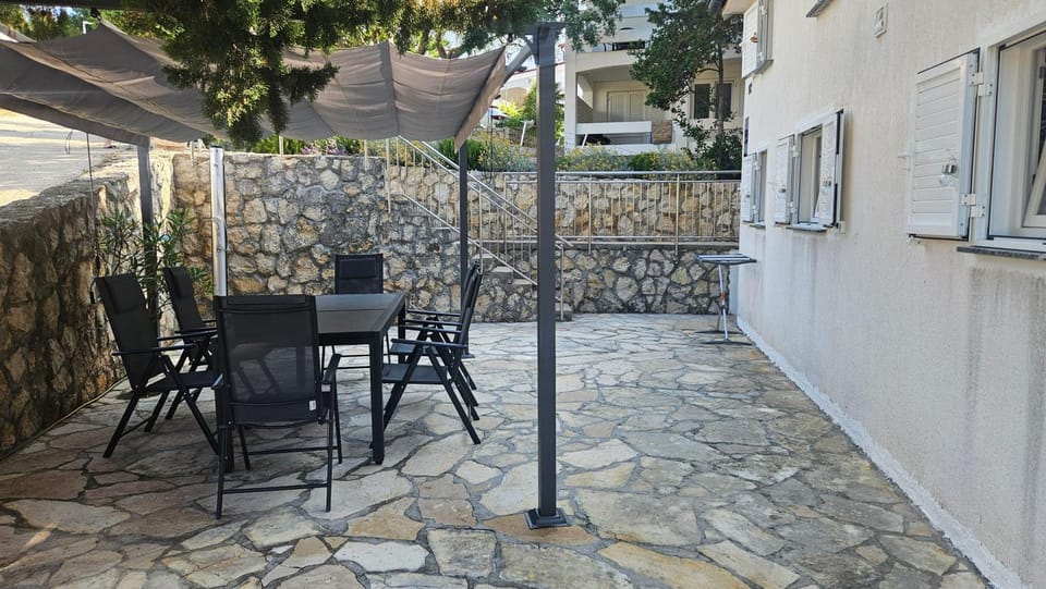 Inner courtyard view