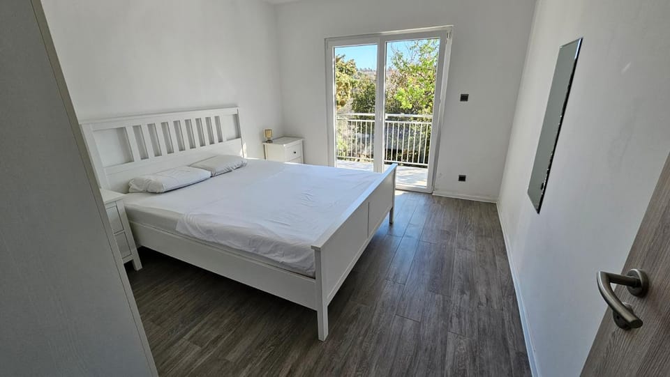 Bed, View (from property/room), Balcony/Terrace, Bedroom