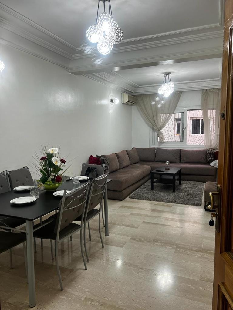 Living room, Seating area, Dining area, fireplace, air conditioner