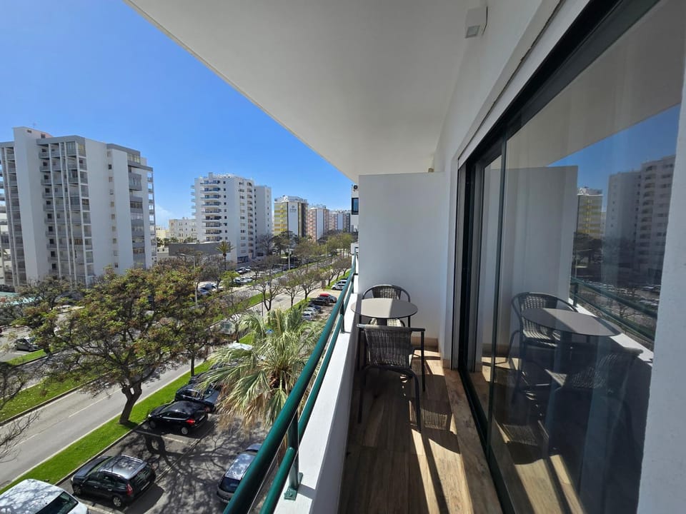 View (from property/room), Balcony/Terrace, City view, Location