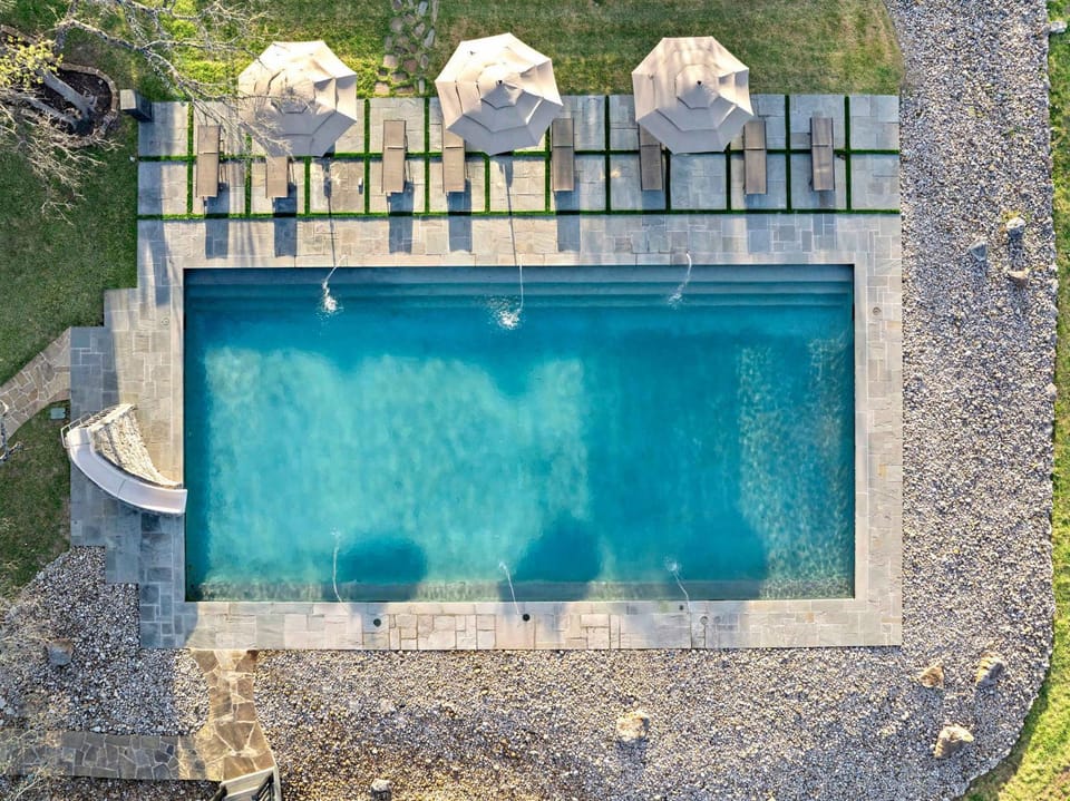 Lazy River Ranch - Events - Fire Pit - Hot Tub - Billiards House in Rio Grande