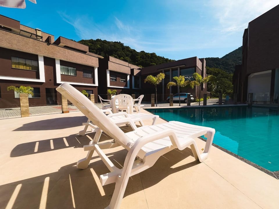 Area and facilities, Swimming pool