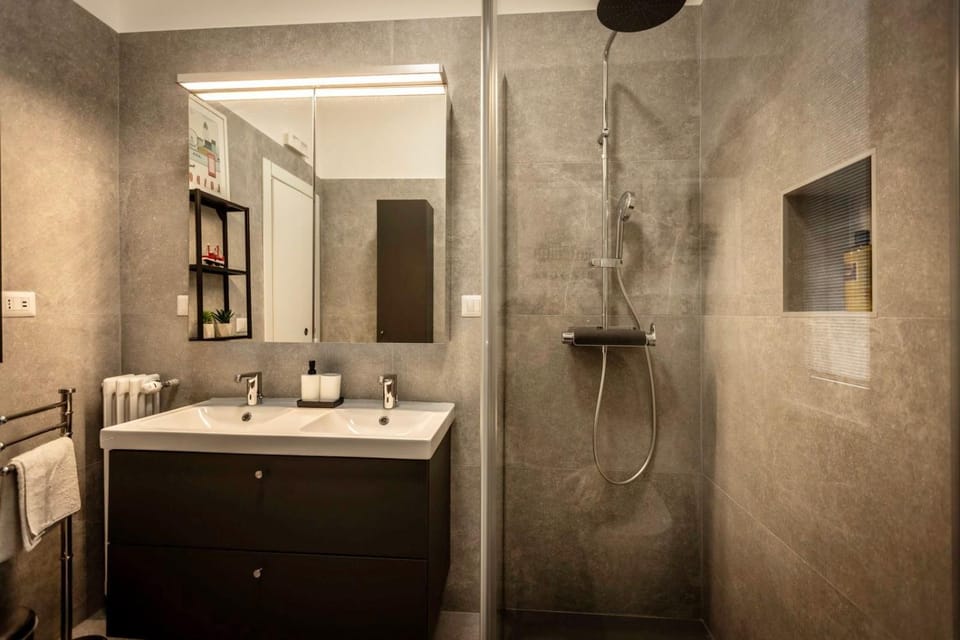 Shower, Bathroom