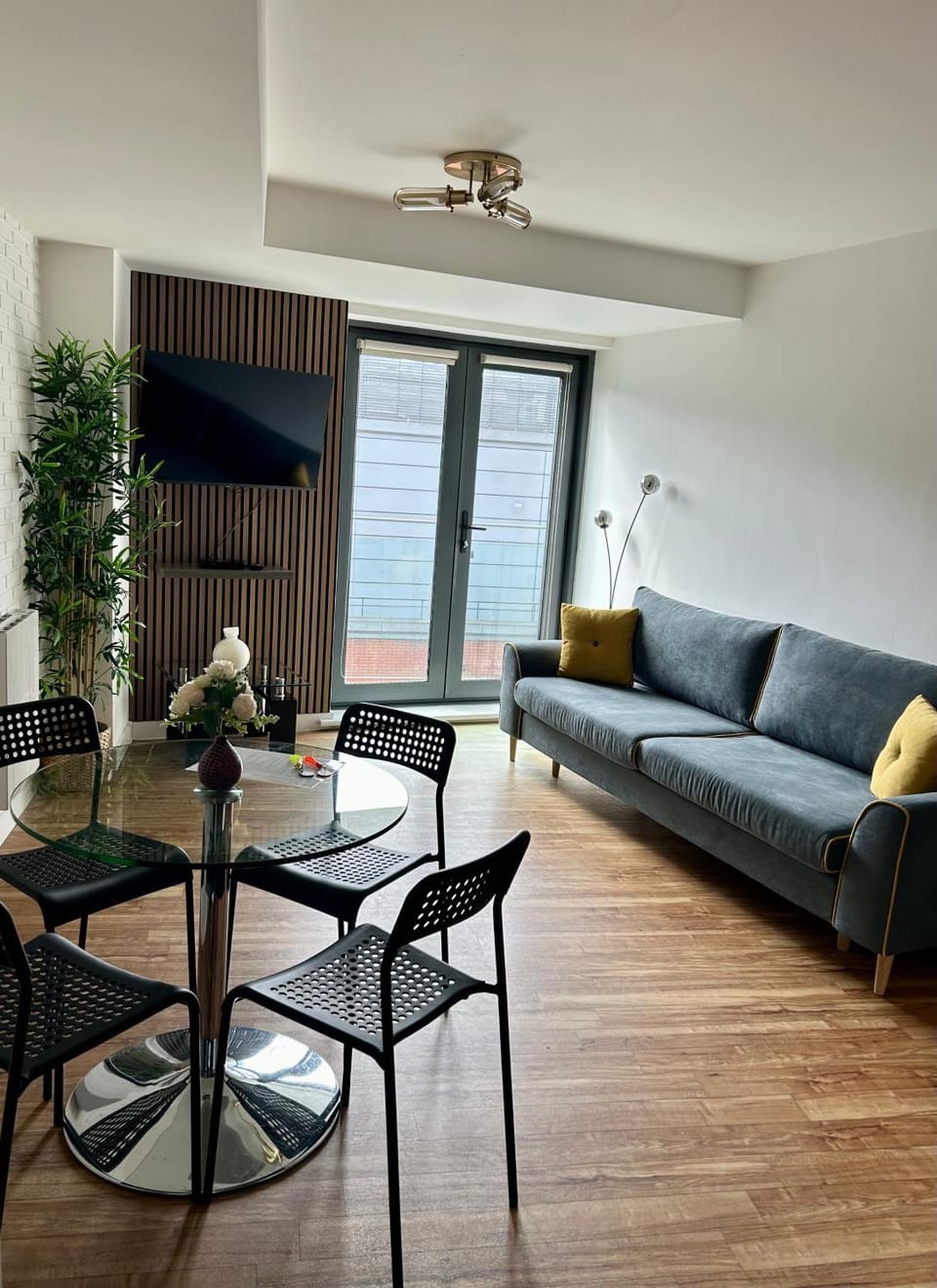 Living room, Dining area