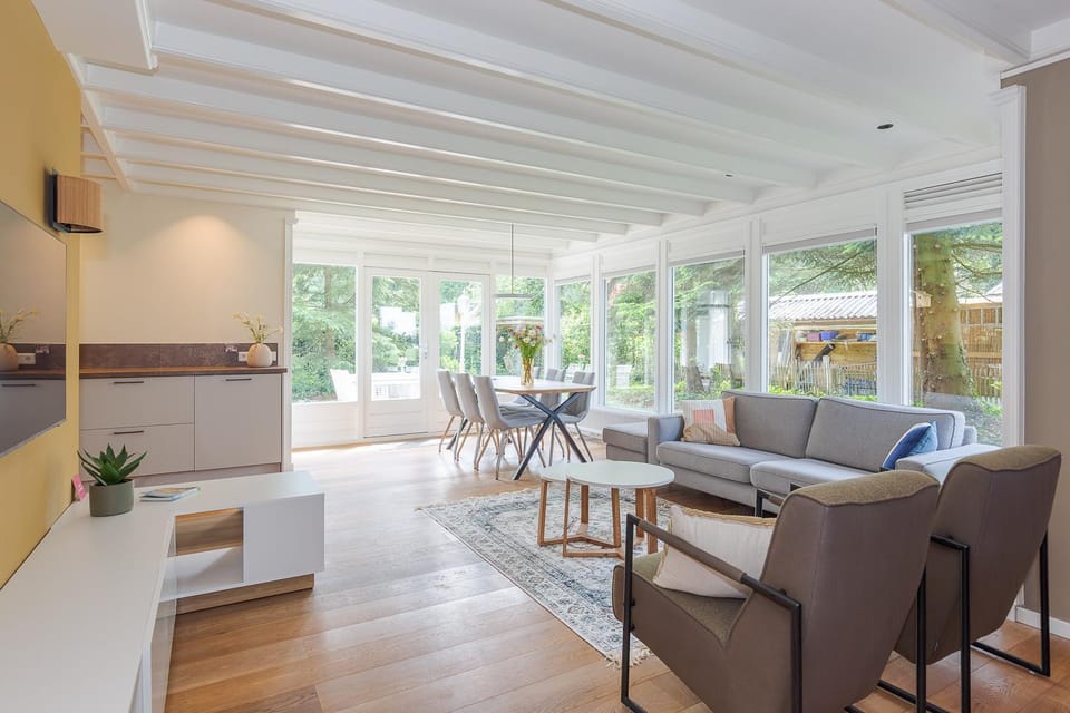 Living room, Seating area, Dining area
