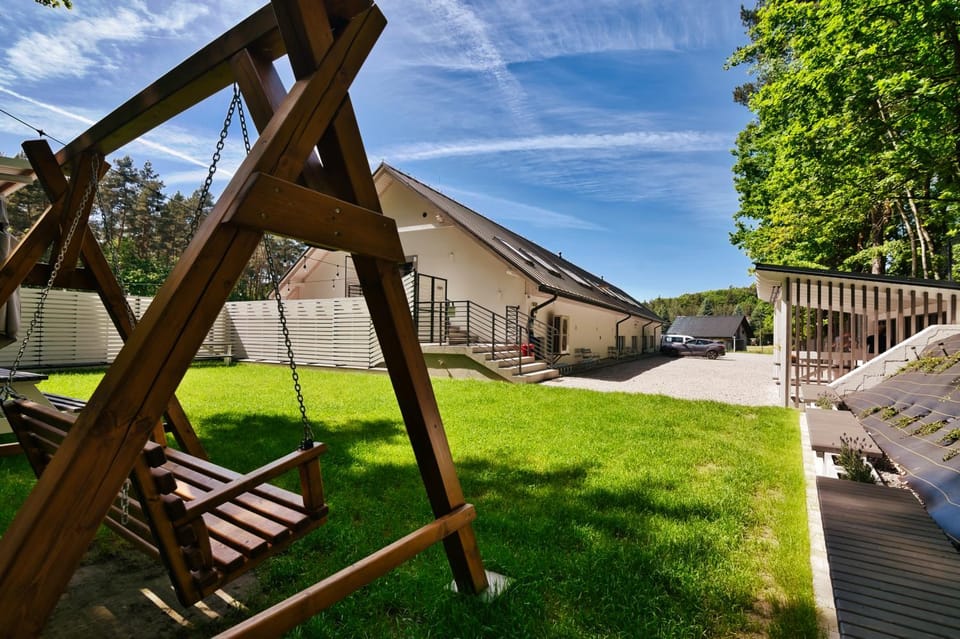 Property building, Spring, Day, Natural landscape, Activities, Summer, Garden, Cycling, Garden view
