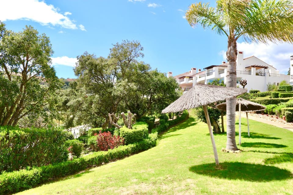Property building, Day, Natural landscape, Garden, Garden view