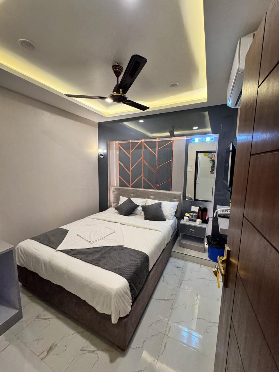 Bed, air conditioner