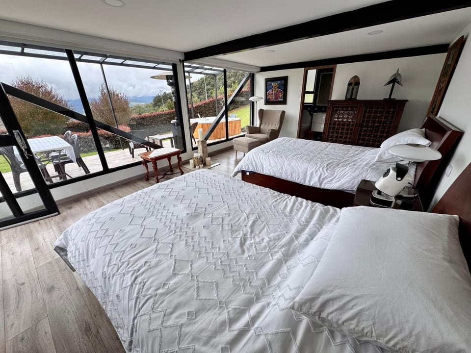 Bed, Photo of the whole room, Bedroom