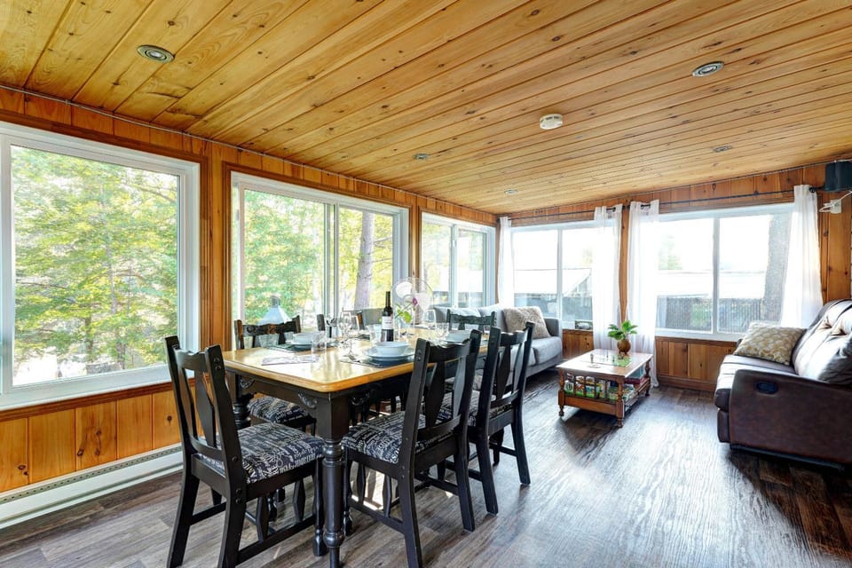 Glamping chalet on campsite Boat Lac Naviguable House in Quebec