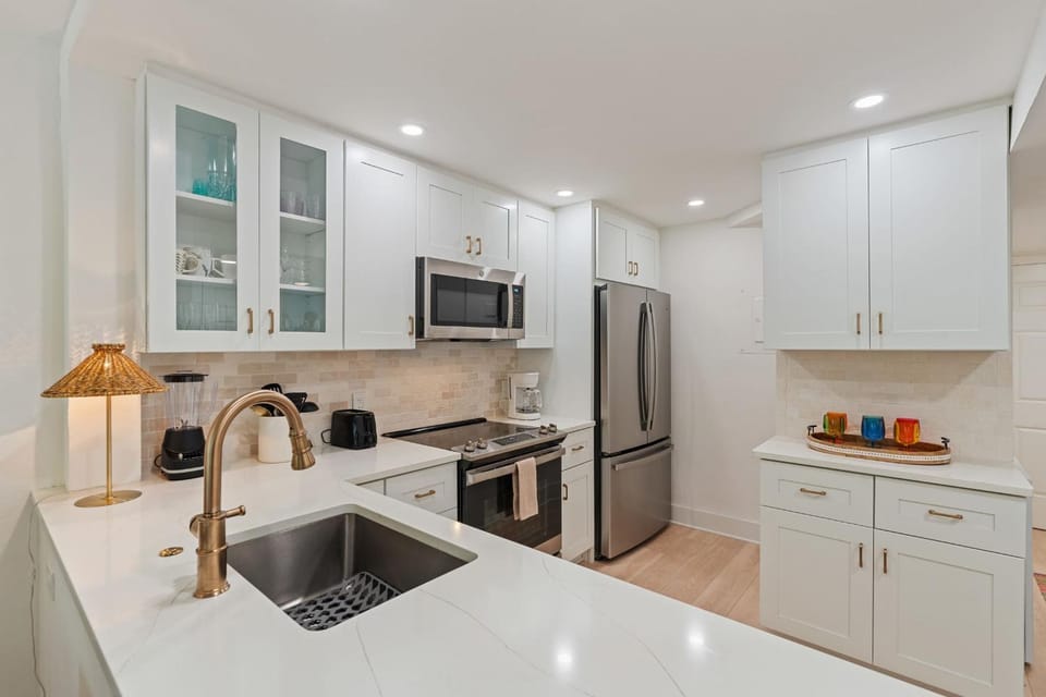 Exquisite Luxury First Floor Condo - Easy Walk to Amenities House in Naples