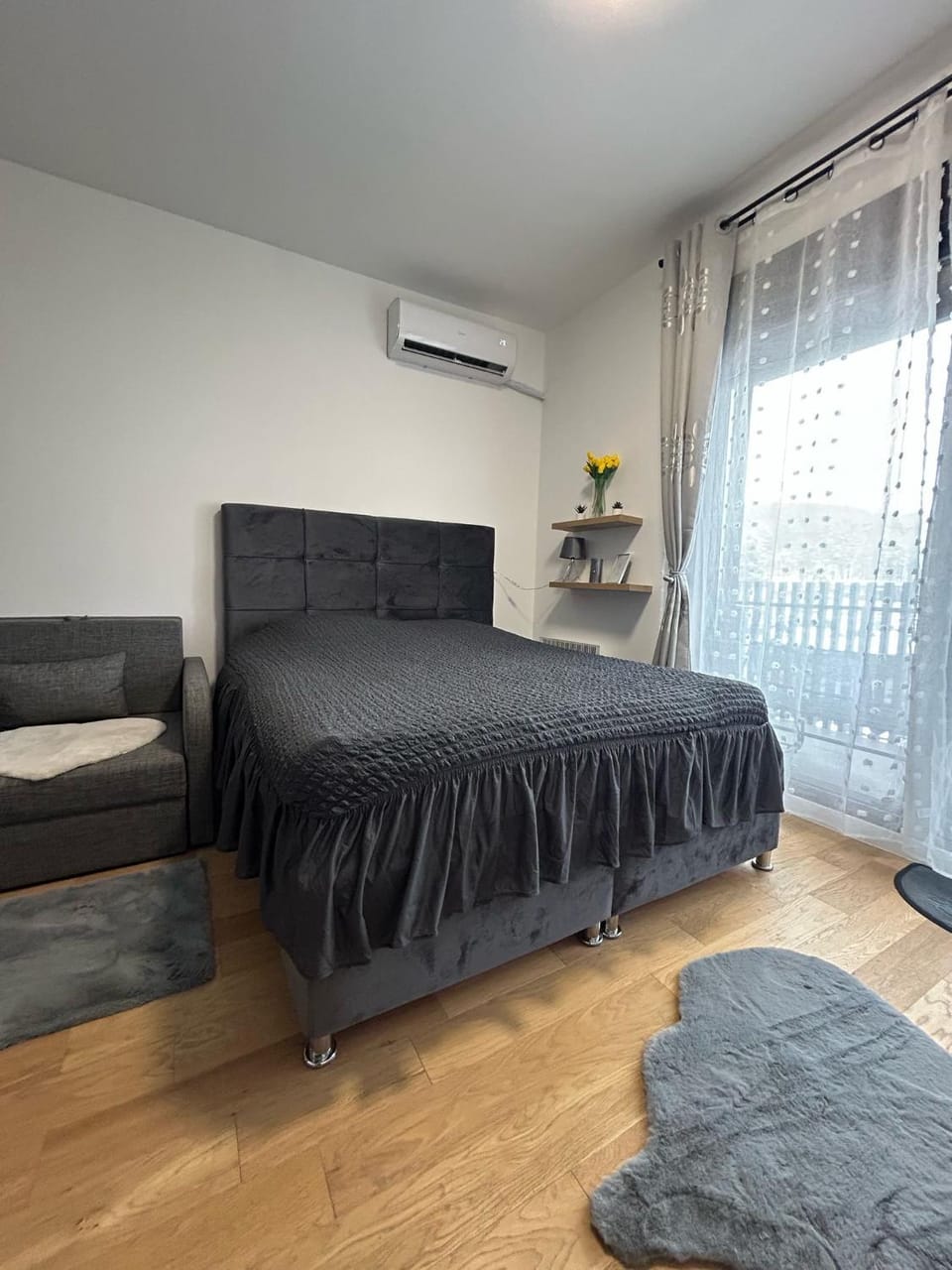 Bed, Bedroom, air conditioner