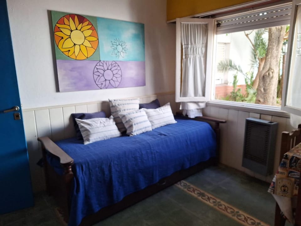 Bed, Living room