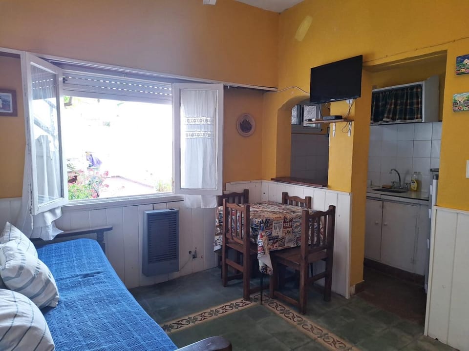 TV and multimedia, Kitchen or kitchenette, Living room, Dining area