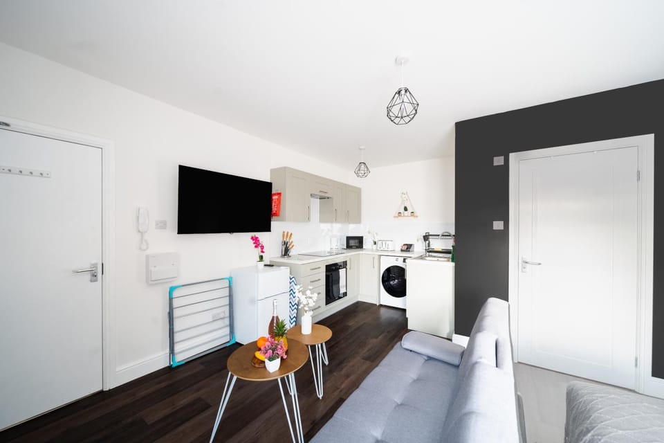 Open Mind Property - HotTub & 1 Double Bed Apartment in Bognor Regis