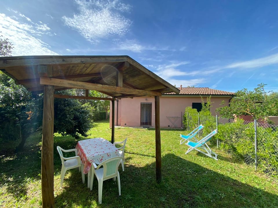La Casa Rosa Farm Stay in Tuscany